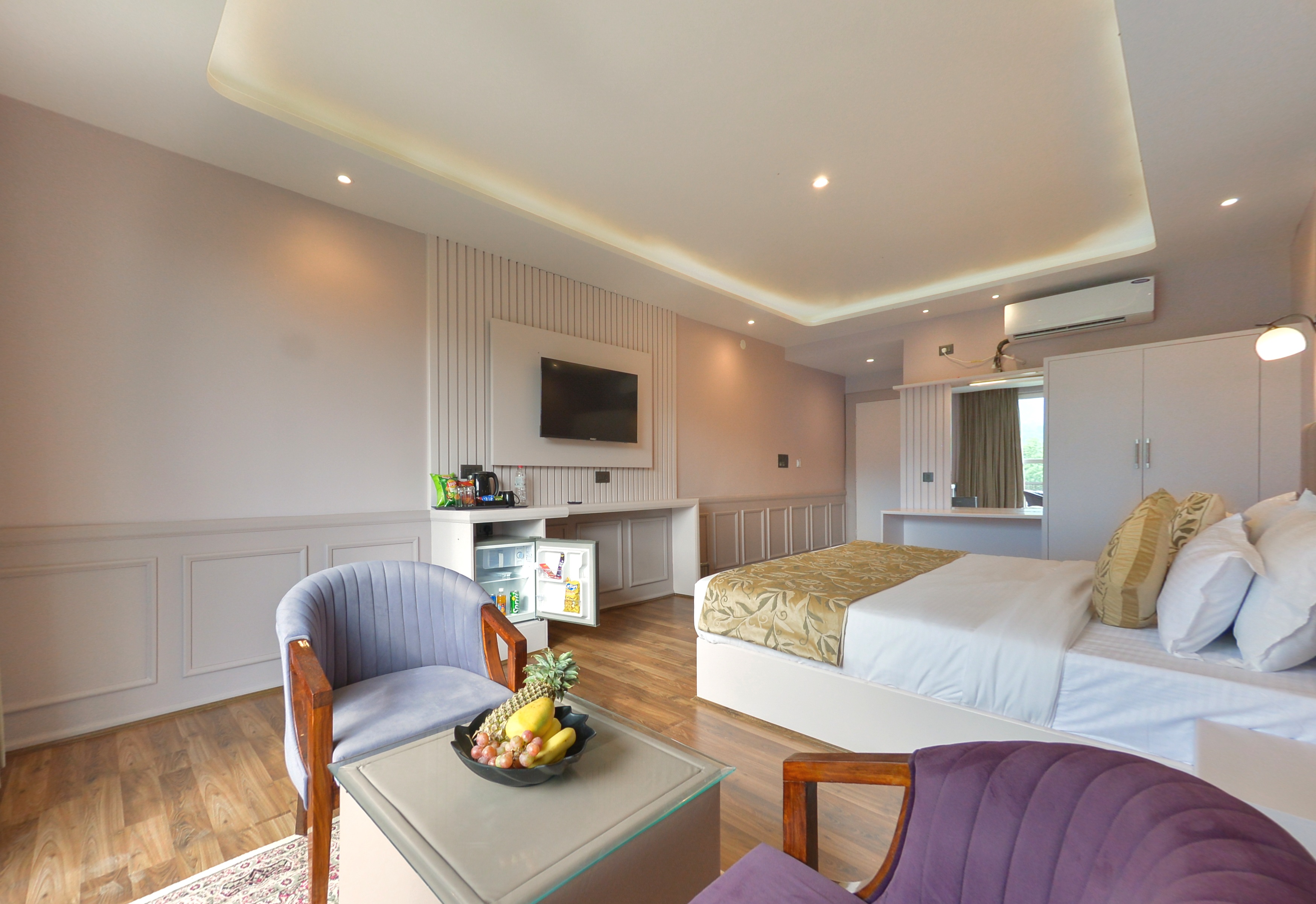 Suite — living area